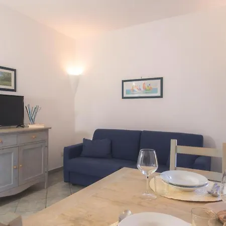Tranquil Village 1 Bedroom B4p-premier Sleeps 4 Persons Apartment