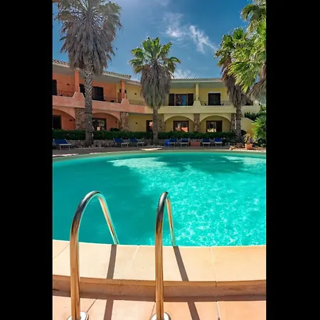 Tranquil Village 1 Bedroom B4p-premier Sleeps 4 Persons Apartment Palau