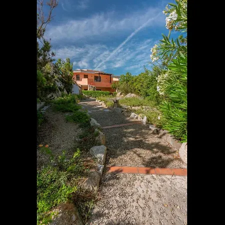 Apartment Tranquil Village 1 Bedroom B4p-premier Sleeps 4 Persons